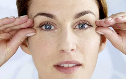 紧致抗皱哪个牌子好（值得推荐的抗老化妆品）